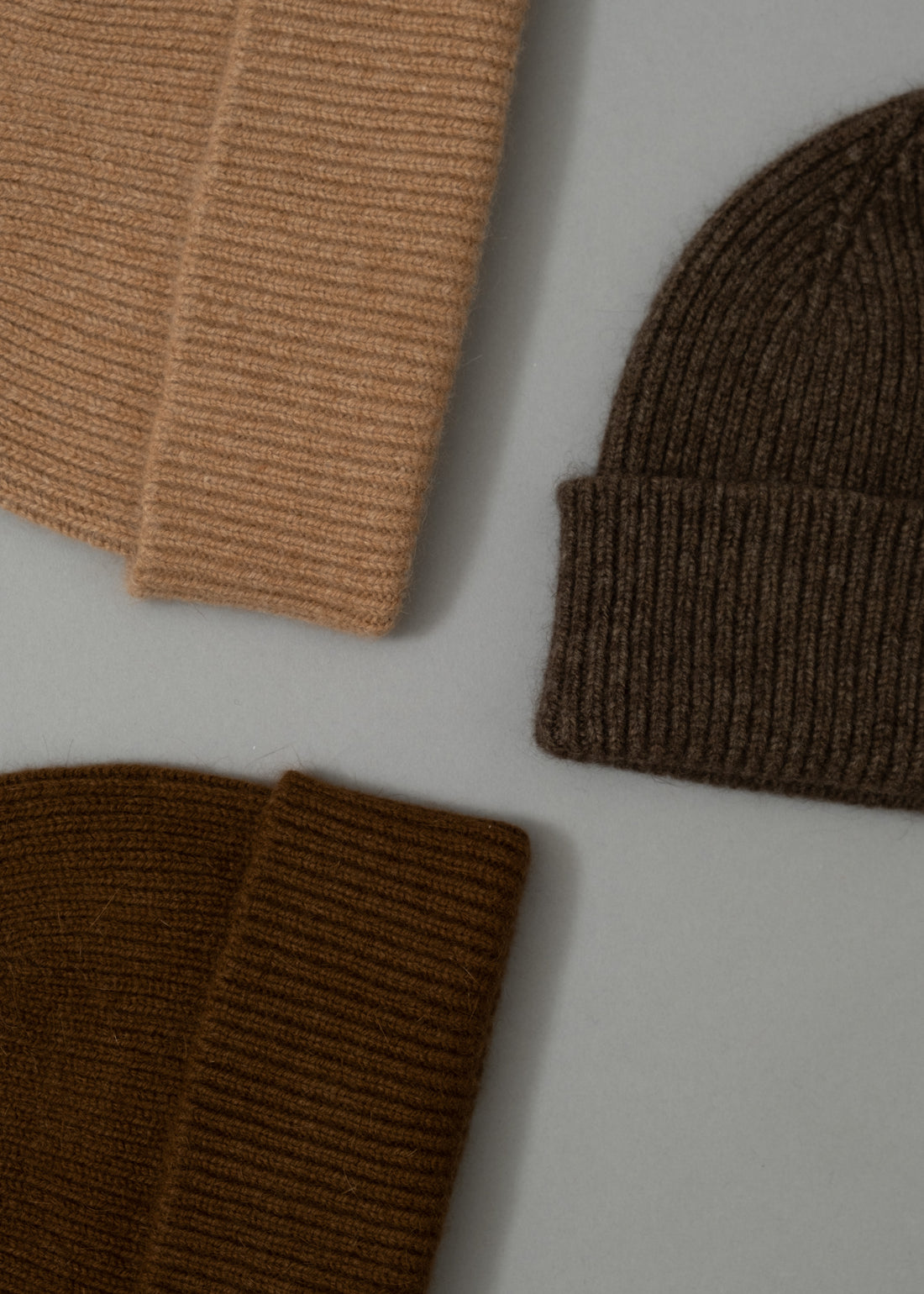 BONNET "BARRA" UNISEXE - LAINE D'AGNEAU / ANGORA - TONS BRUNS - MACKIE