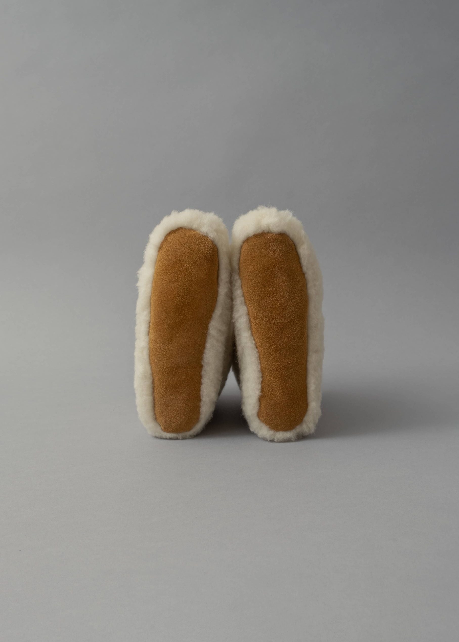 LA VAGUE Chaussons/Pantoufles de couleur beige en soldes pas cher 2575391-beige0