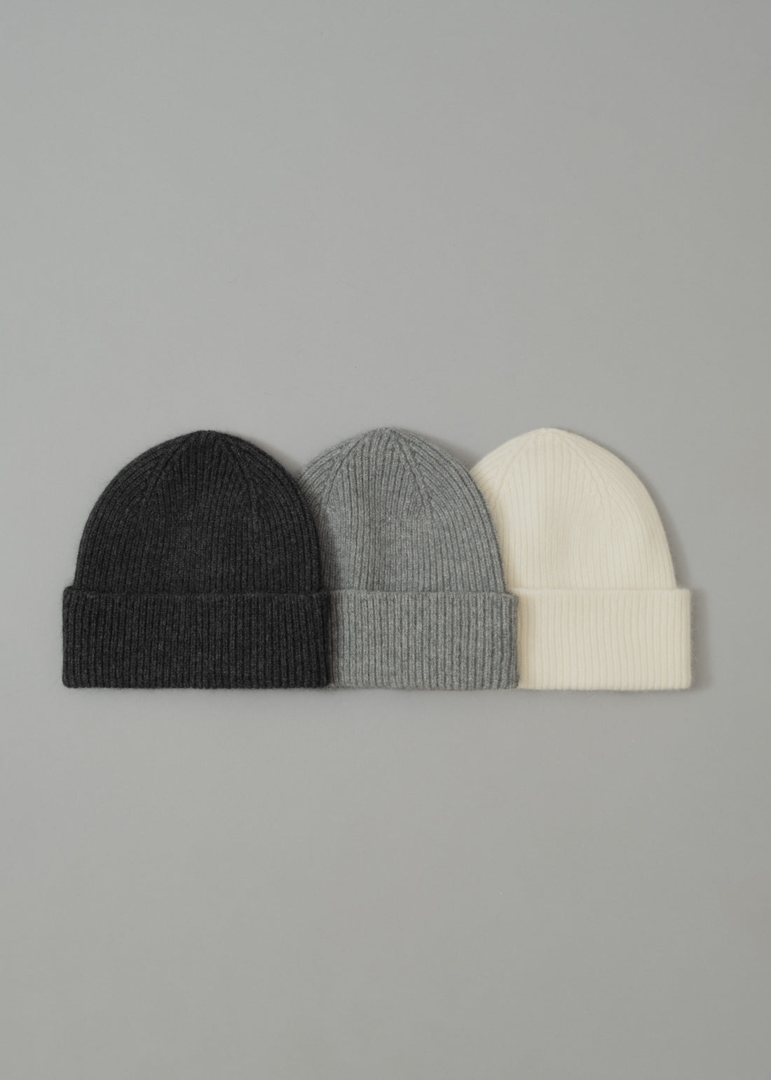 BONNET "BARRA" UNISEXE - LAINE D'AGNEAU / ANGORA - TONS NEUTRES - MACKIE
