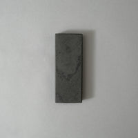 PIERRE A AIGUISER 1000/6000 - PYRENEES ON BLACK SHADOW - 1 STONE x MAGASIN VIVANT!