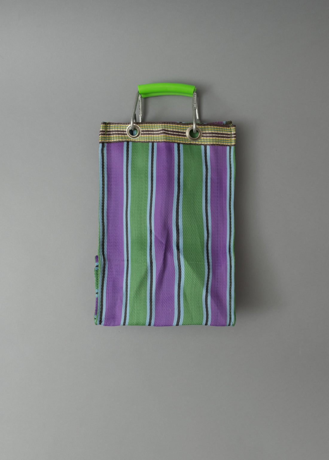 SAC TOTE RAYÉ - COMPACT & PROFOND - VERT & PURPLE - PLASTIQUE RECYCLÉ - PUEBCO