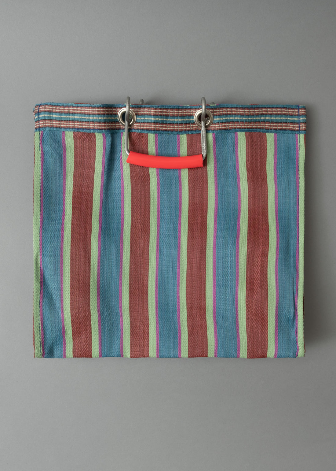 SAC TOTE RAYÉ - CARRÉ - ROUGE & BLEU - PLASTIQUE RECYCLÉ - PUEBCO