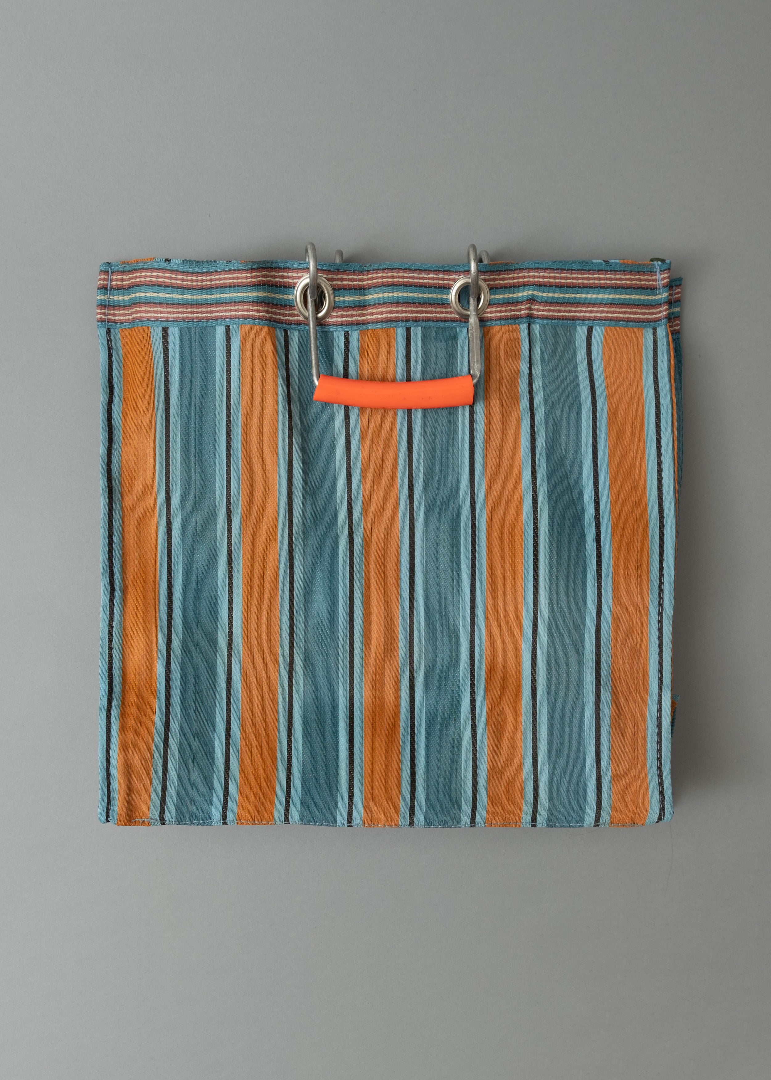 Ensemble Sac à Main Bleu/bronze Avec Foulard Carré à Pompons Orange écru - Occasion Peu Porté