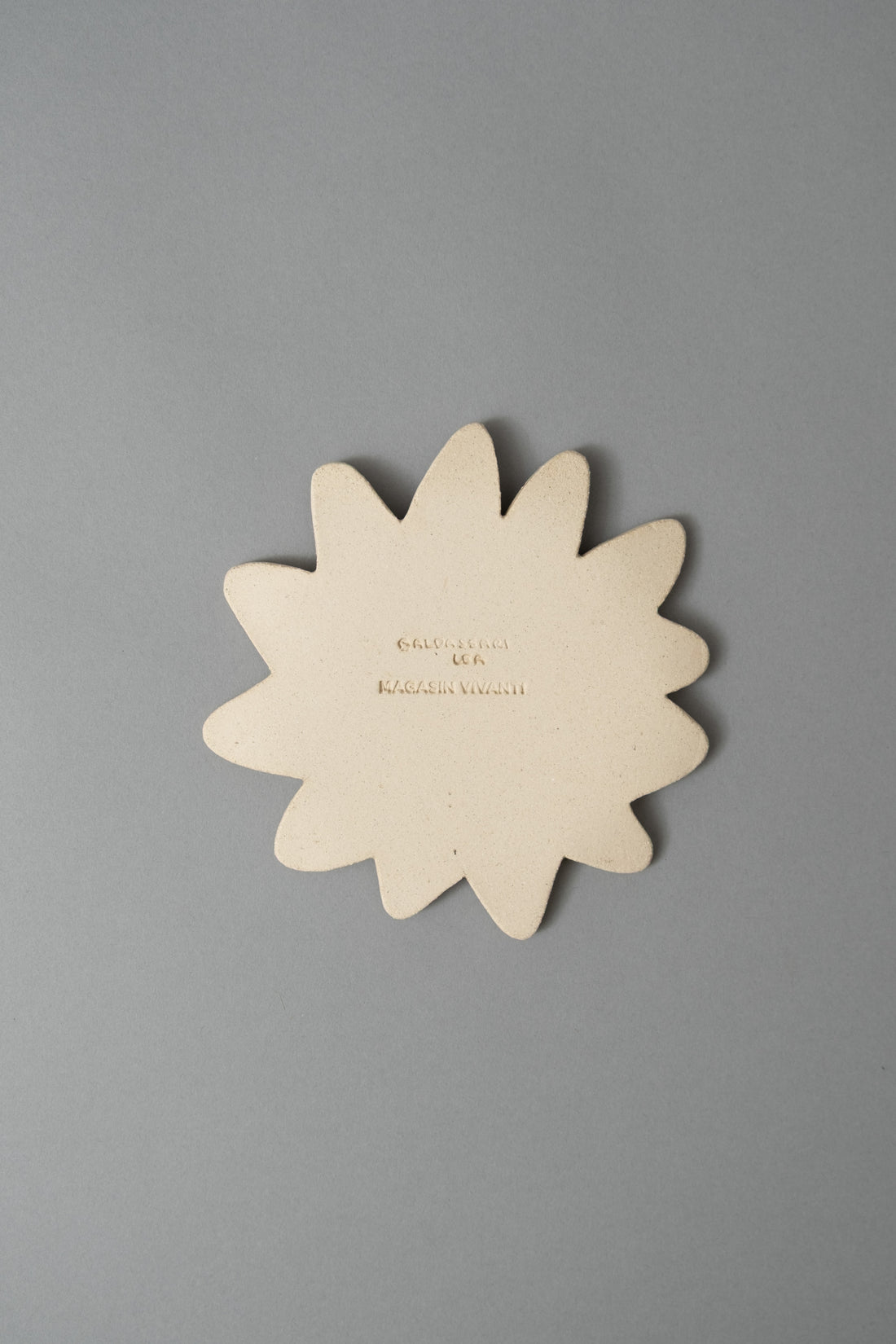 ASSIETTE MASCOTTE - "WOODY" - GRES CHAMOTTE - LÉA BALDASSARI X MAGASIN VIVANT!