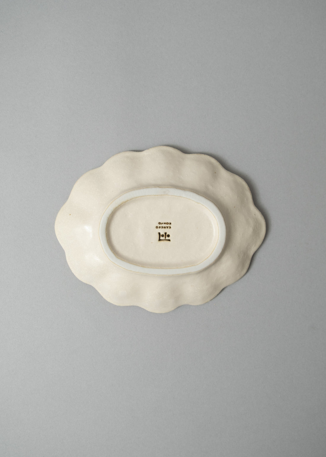 PLAT OVALE EN PORCELAINE - "RINKA" - 18 CM - KANEKO KOHYO POTTERY