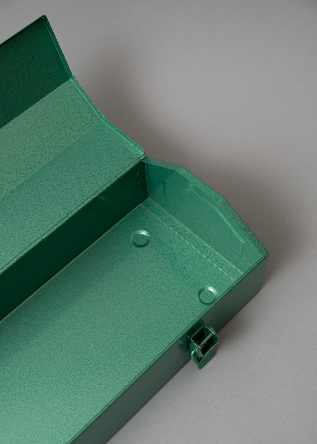 BOITE A OUTILS - TY-3 - VERT MÉTALLISÉ - OUTINOMI x MAGASIN VIVANT!