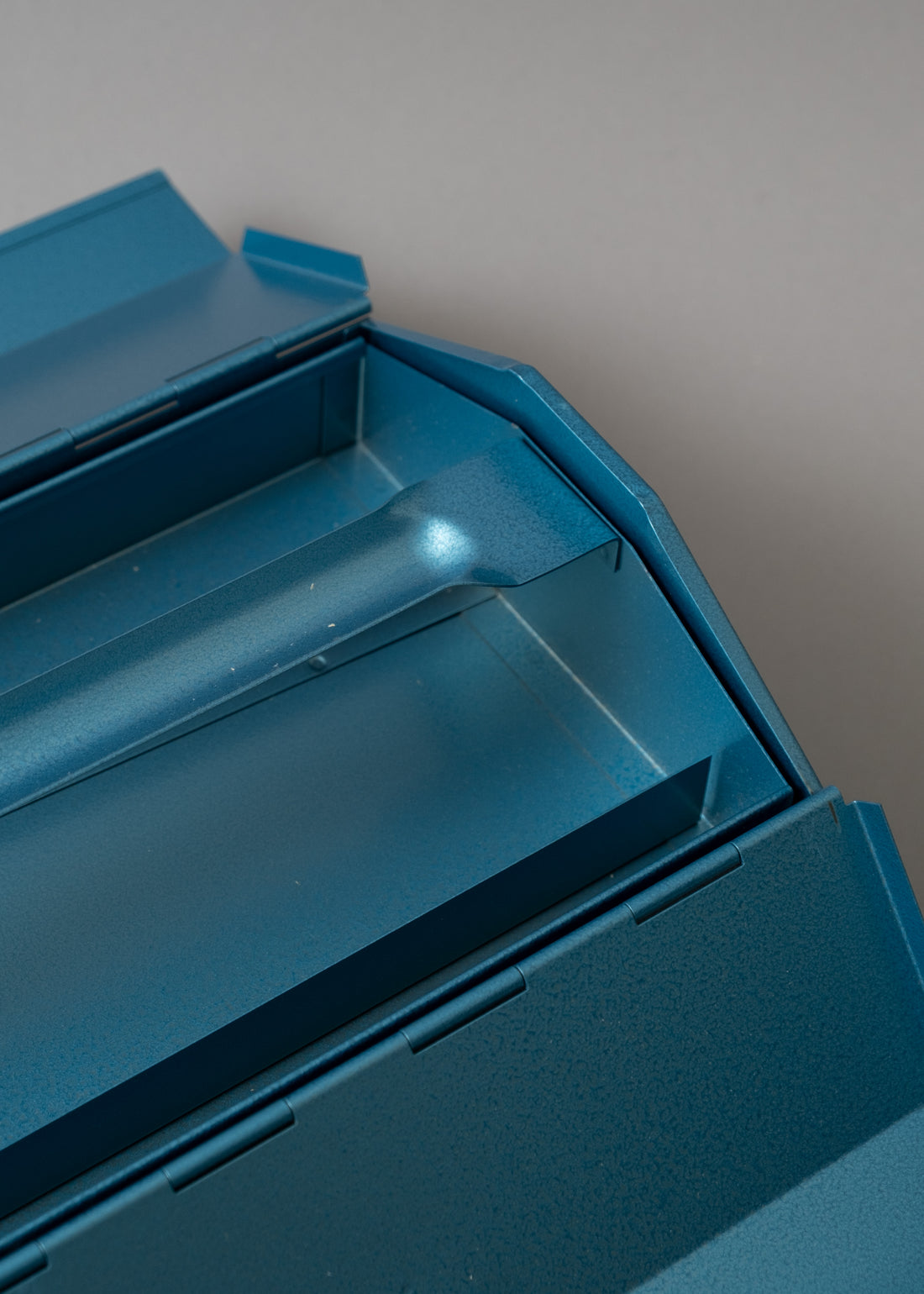 GRANDE BOITE A OUTILS "DOUBLE"- TY-4 - BLEU MÉTALLISÉ - OUTINOMI x MAGASIN VIVANT!