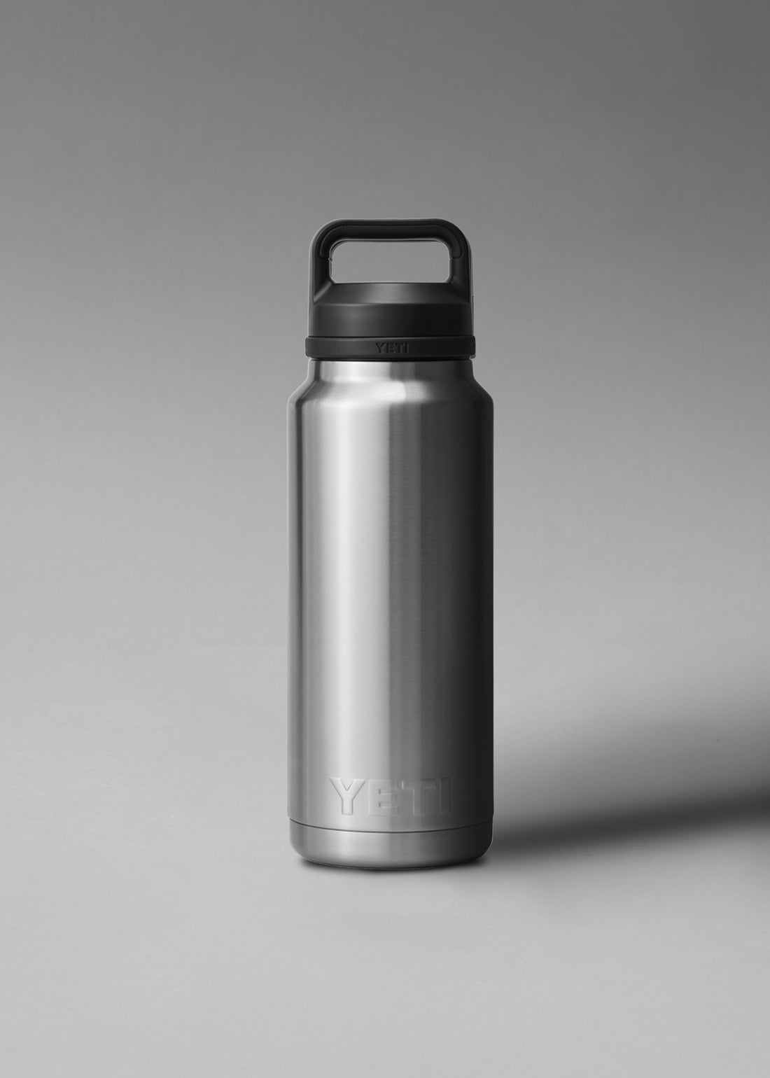 BOUTEILLE ISOTHERME - RAMBLER 36 OZ BOTTLE - BOUCHON CHUG - 1 L - INOX - YETI
