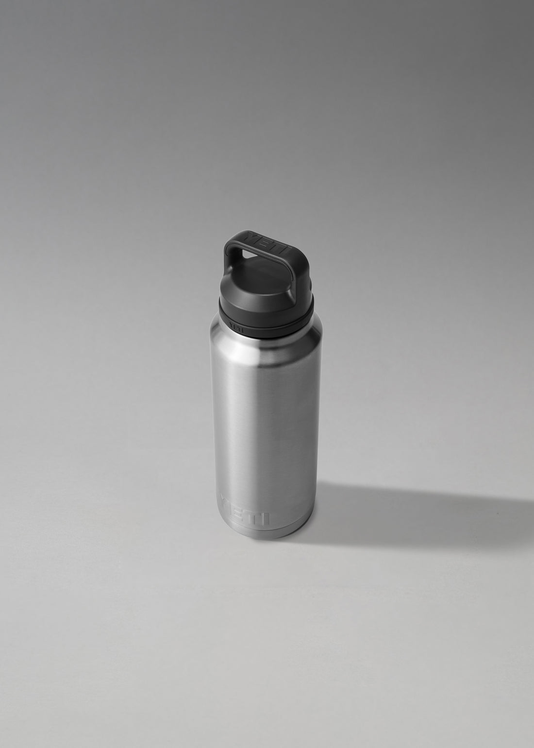 BOUTEILLE ISOTHERME - RAMBLER 36 OZ BOTTLE - BOUCHON CHUG - 1 L - INOX - YETI