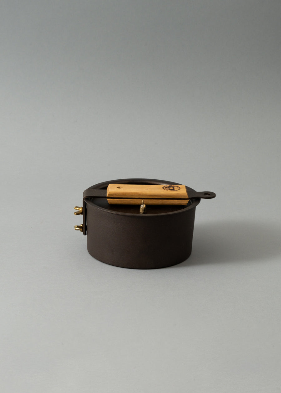 CASSEROLE EN FER NOIR AVEC COUVERCLE - POIGNÉE AMOVIBLE - GLAMPING POT - ⌀ 15 cm - NETHERTON FOUNDRY