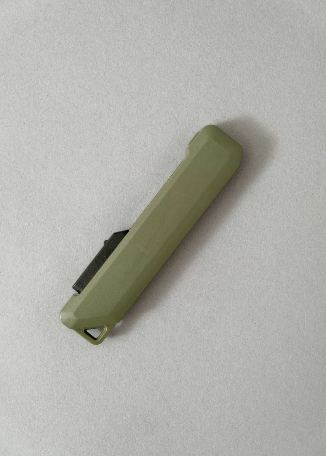 HAKOAKE - CUTTER / CISEAUX HYBRIDE 2 EN 1 - KAKI - LAME "TITANE" - KOKUYO