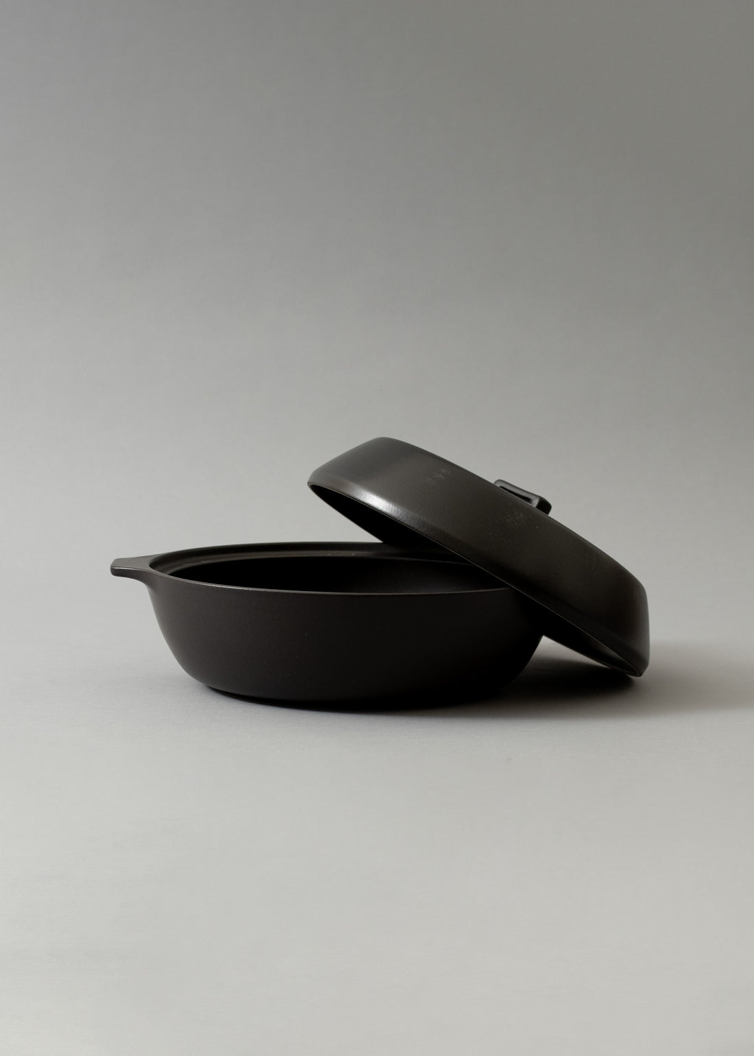 COCOTTE EN CÉRAMIQUE - 2,5 L - KAKOMI CERAMIC POT - NOIR - KINTO