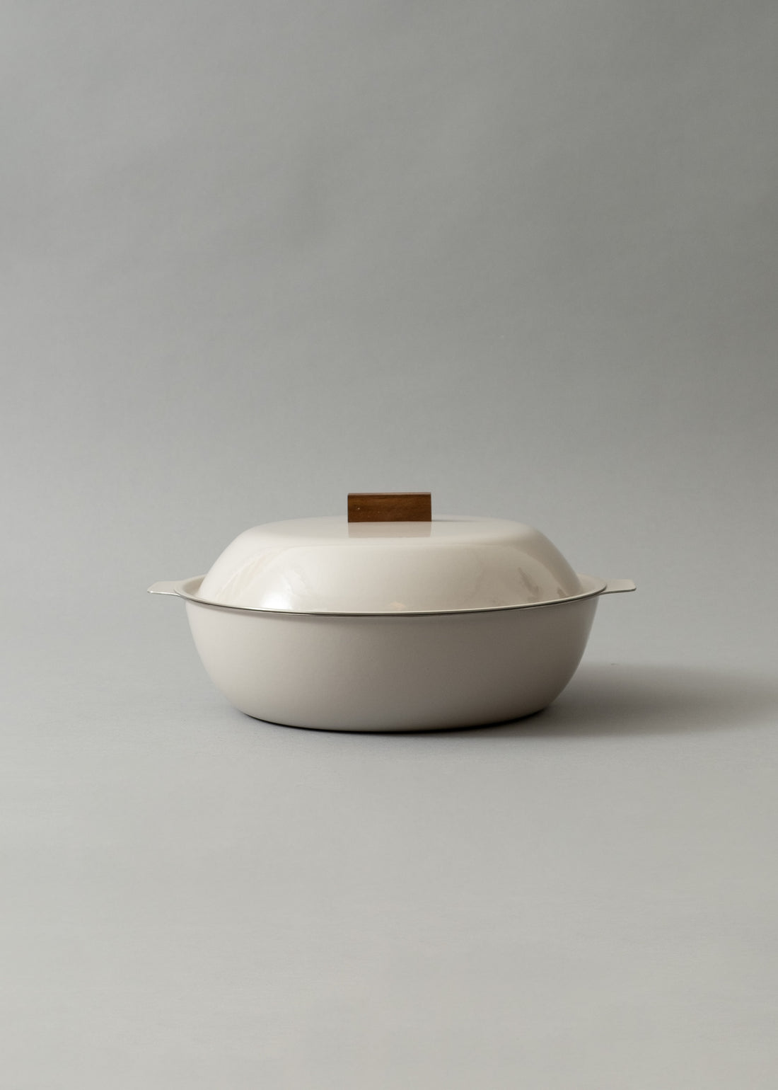 COCOTTE EN ACIER EMAILLE - 2 L - KAKOMI ENAMEL POT - SAND BEIGE - KINTO