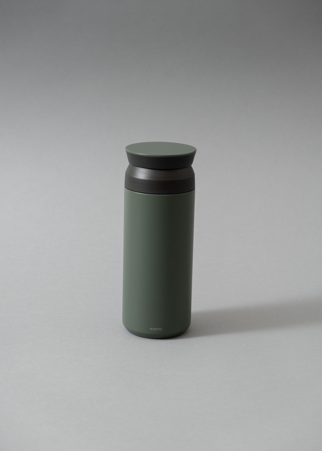 TRAVEL TUMBLER - GOURDE ISOTHERME - 500 ML - ASH GREEN - KINTO