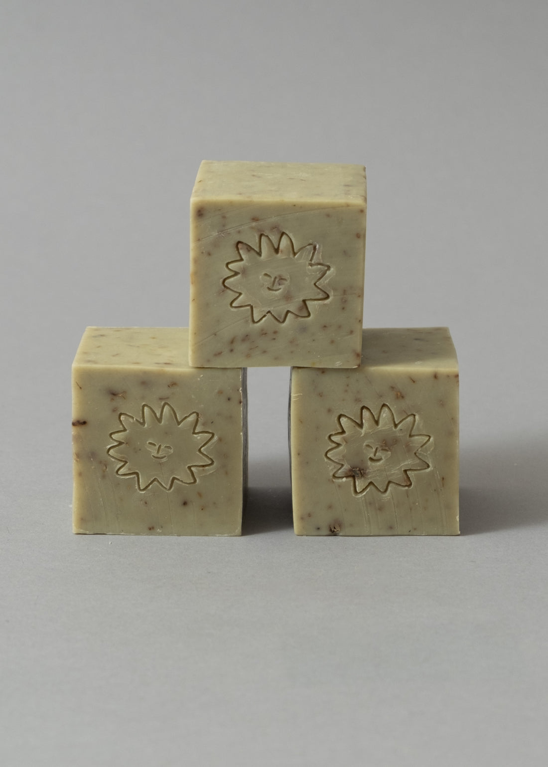 SAVON EXFOLIANT - "MAGU XL" - IMMORTELLE & CHANVRE - EDITION MIRLO x MAGASIN VIVANT!