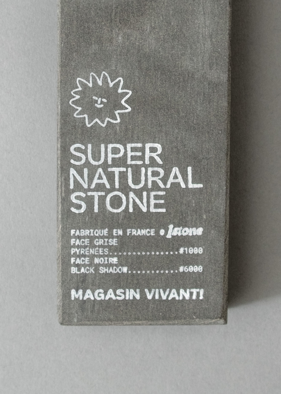 PIERRE A AIGUISER 1000/6000 - PYRENEES ON BLACK SHADOW - 1 STONE x MAGASIN VIVANT!