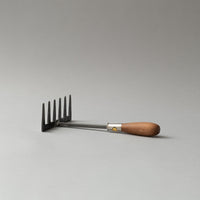 Rateau à main forgé artisanalement - Red Pig Tools