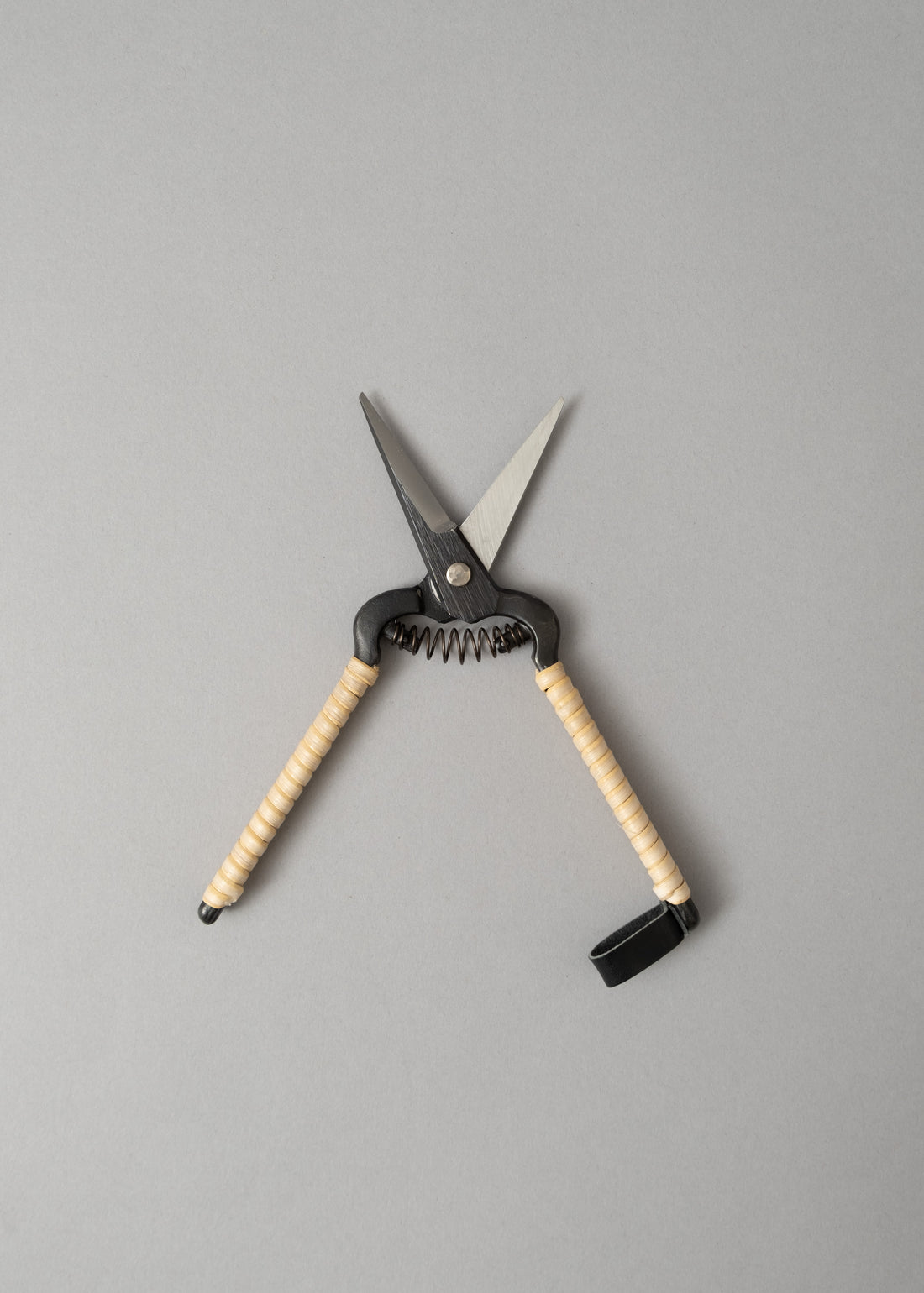 SECATEUR / CISEAUX A FLEURS FORGE - MANCHE ROTIN - NIWAKI