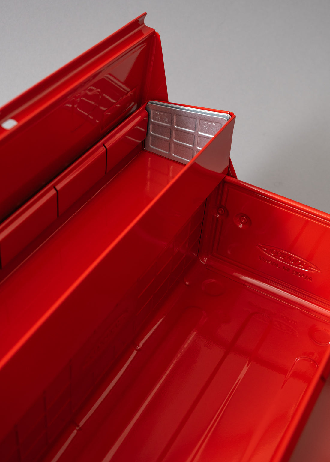 BOITE A OUTILS - ST 350 - ROUGE - TOYO STEEL