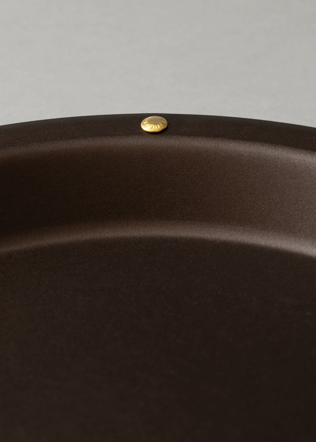 MOULE À TARTE - "FER NOIR REPOUSSE" - ⌀ 32 CM - NETHERTON FOUNDRY