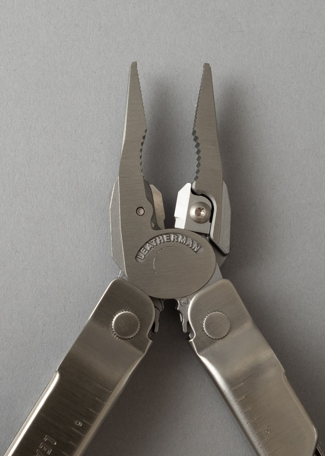 OUTIL MULTIFONCTIONS - HERITAGE SUPER TOOL 300 - LEATHERMAN